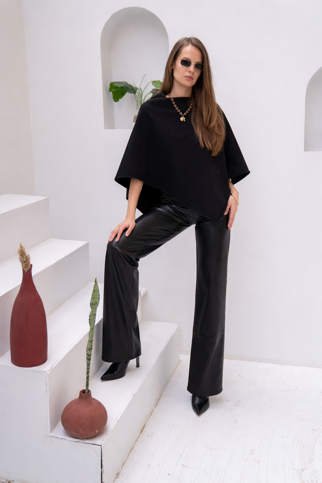 JST Signature Cape - Black