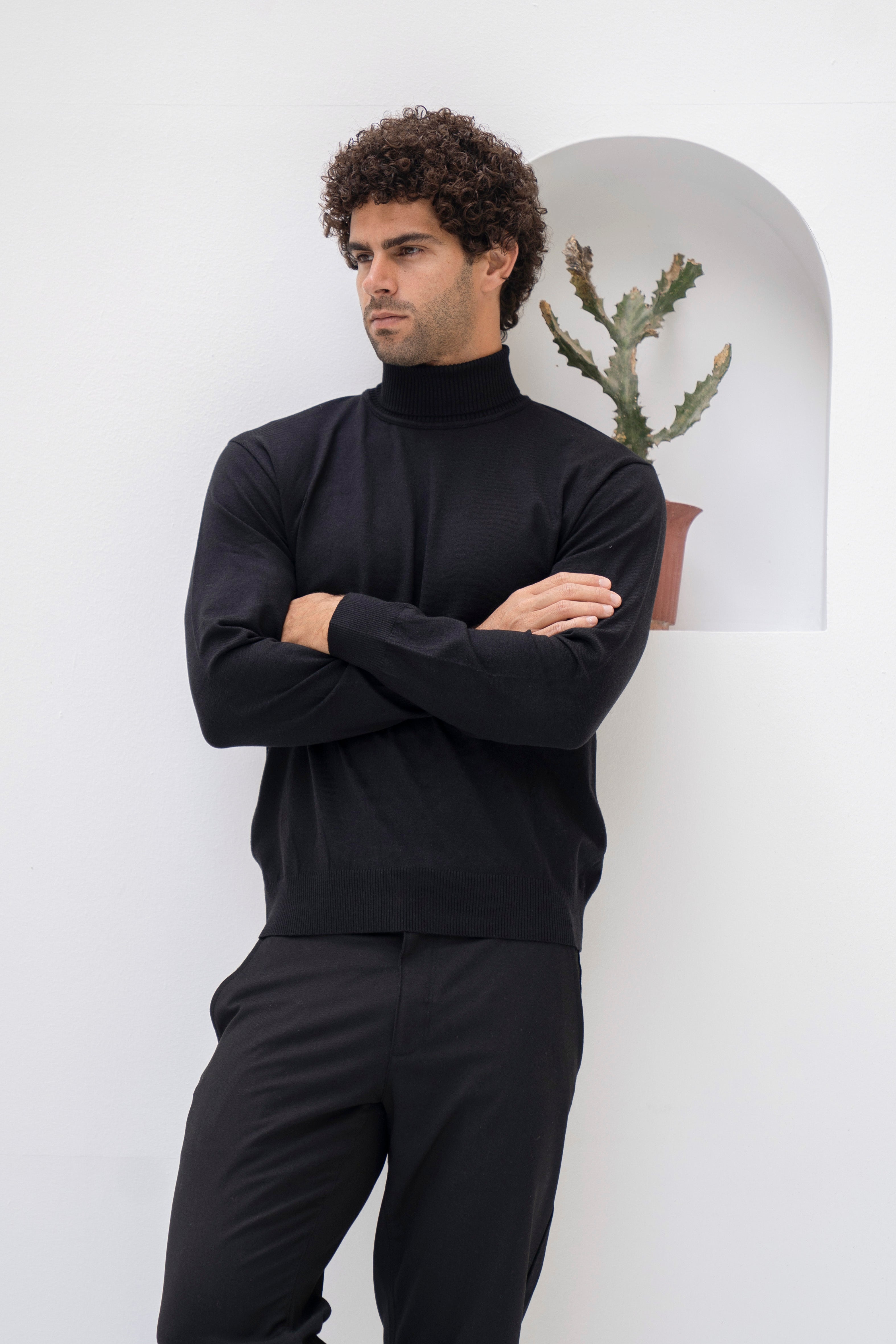 JST Men’s Essential Turtleneck - Black