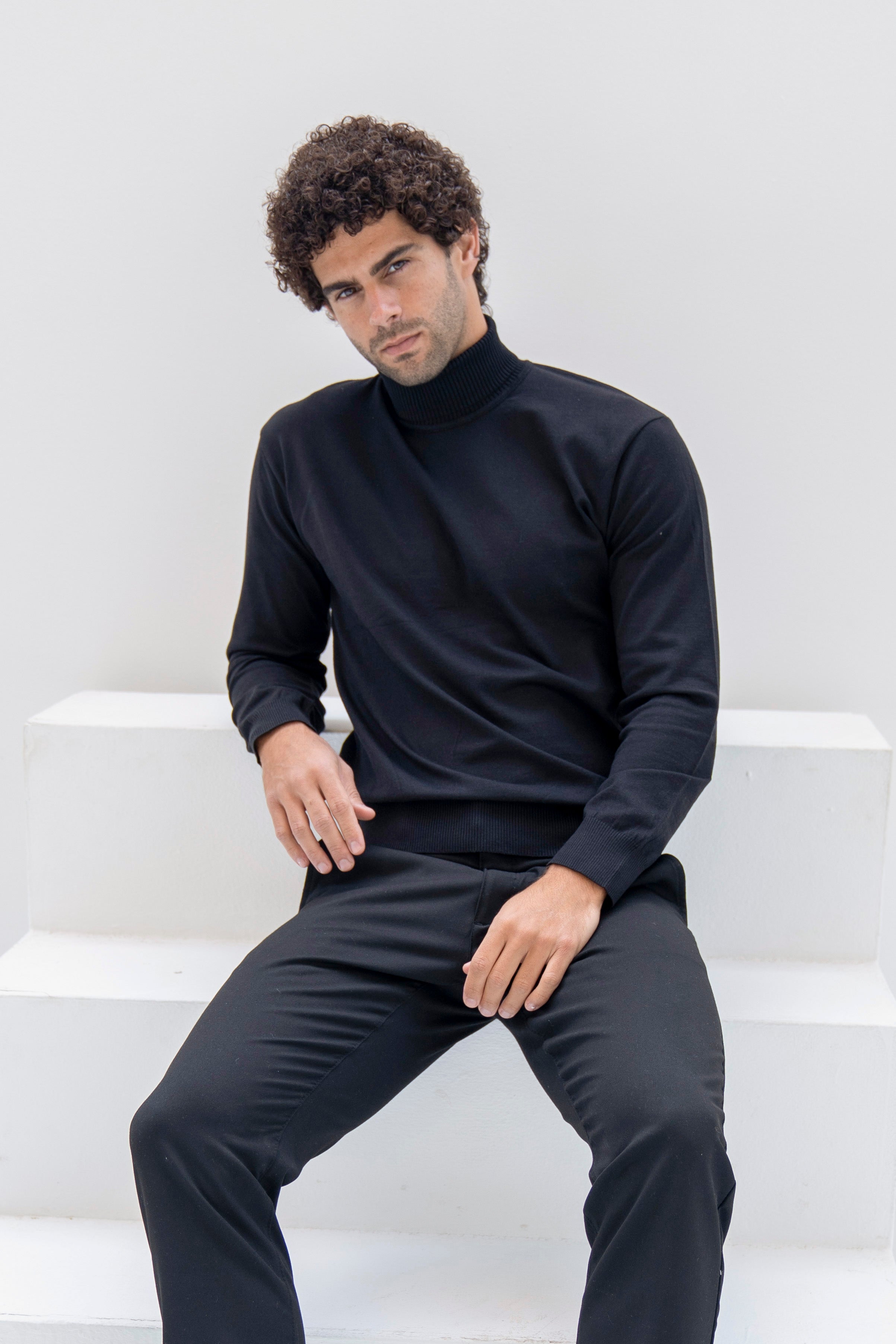JST Men’s Essential Turtleneck - Black